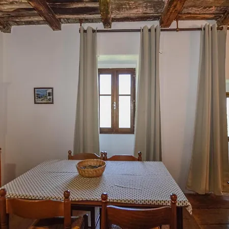 Holiday home Lovely In Brustico With Jacuzzi *